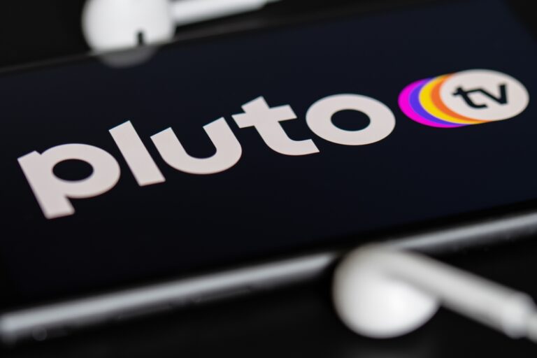 Pluto TV: allt du behöver veta om den gratis streamingtjänsten i Sverige 2026